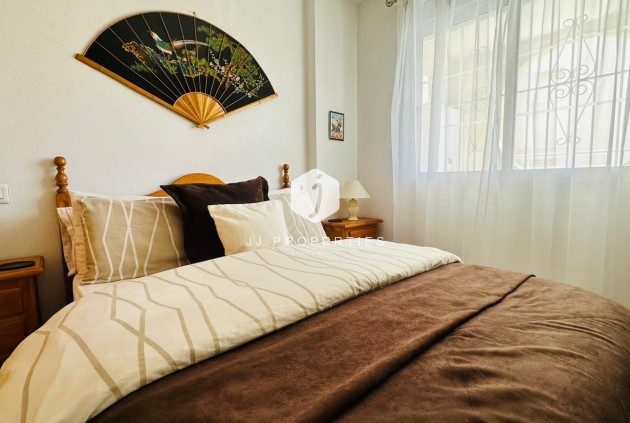 Resale - Apartment / flat -
Torrevieja - Costa Blanca