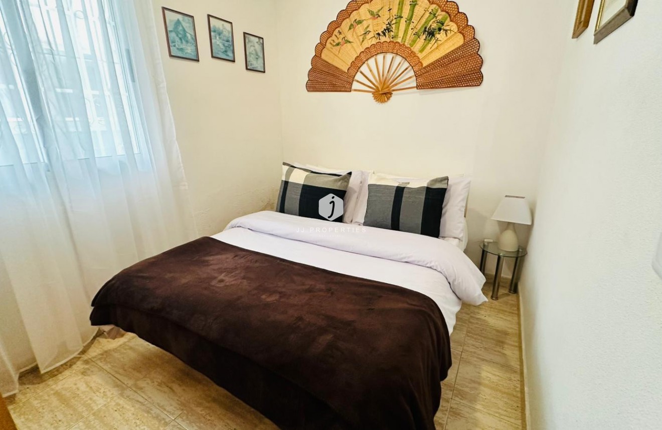 Resale - Apartment / flat -
Torrevieja - Costa Blanca