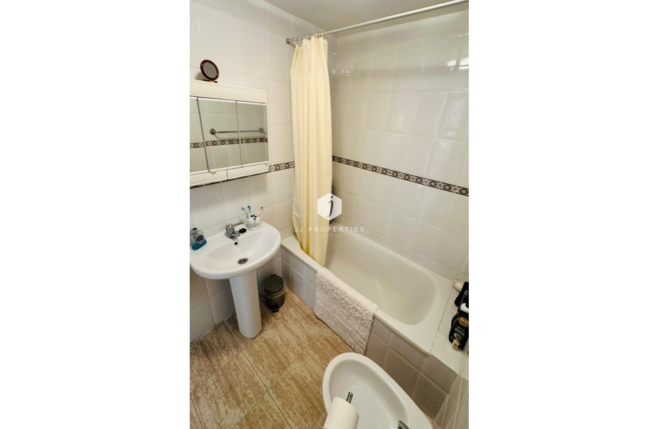 Resale - Apartment / flat -
Torrevieja - Costa Blanca