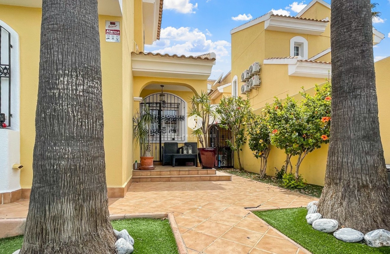 Resale - Villa -
Orihuela Costa - Costa Blanca