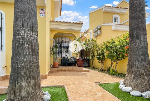 Resale - Villa -
Orihuela Costa - Costa Blanca