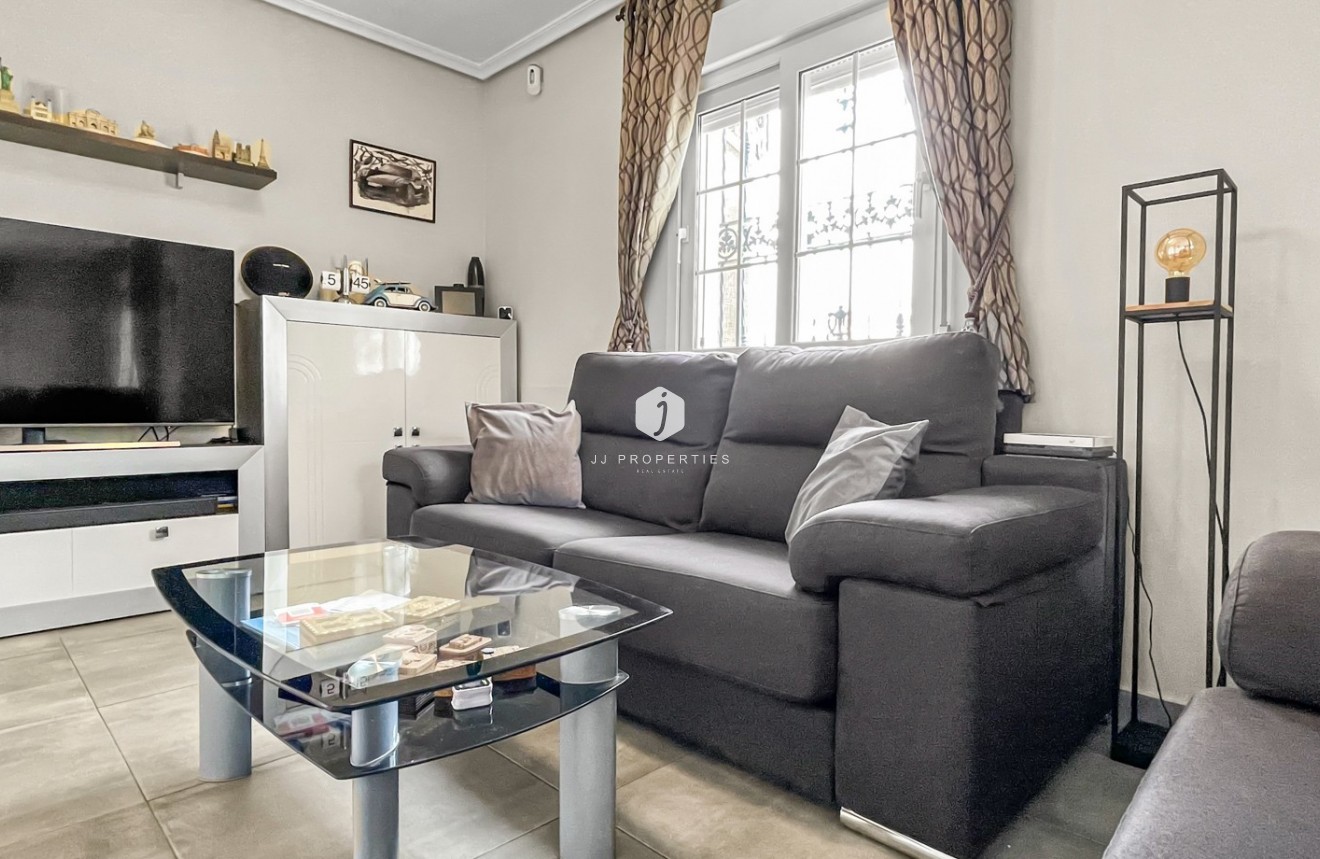 Resale - Villa -
Orihuela Costa - Costa Blanca