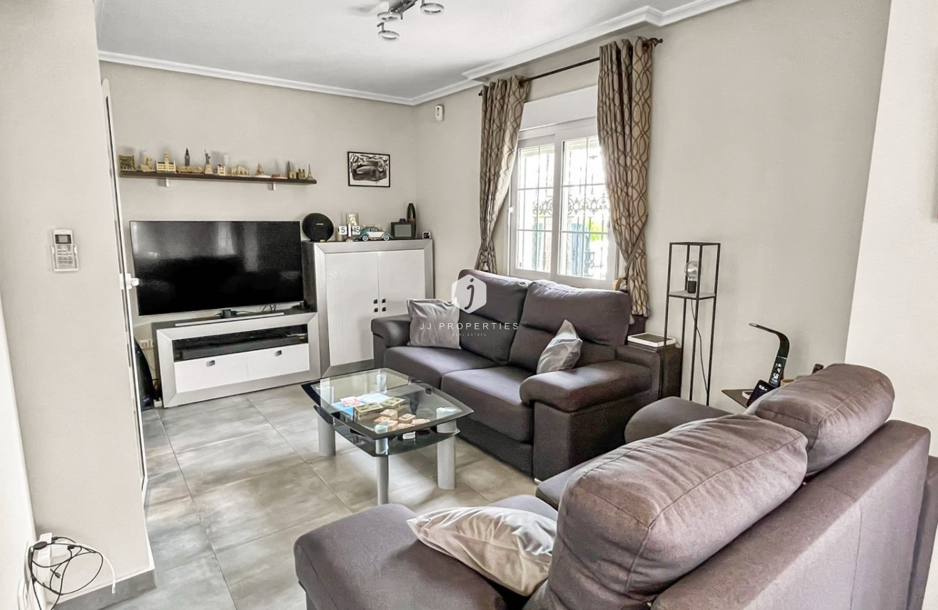 Resale - Villa -
Orihuela Costa - Costa Blanca