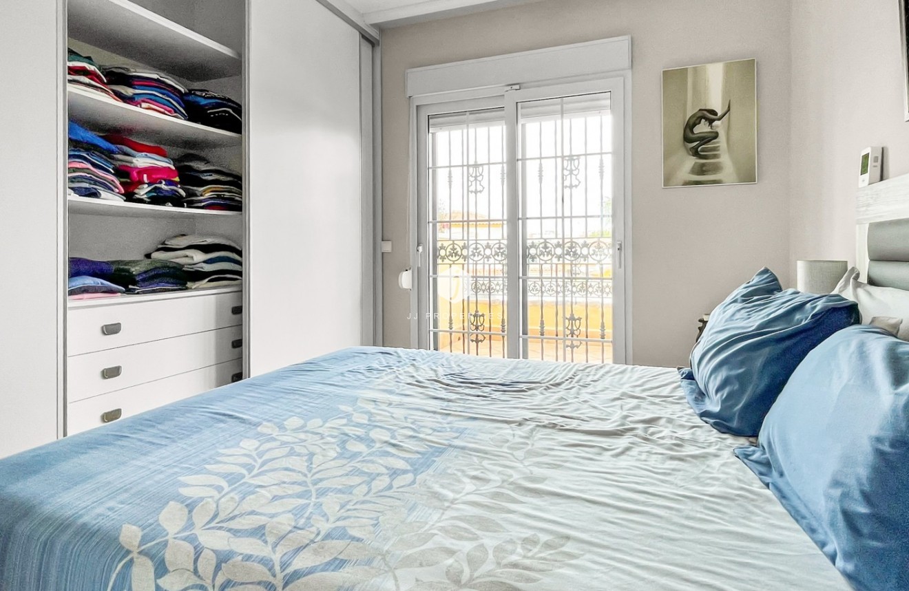 Resale - Villa -
Orihuela Costa - Costa Blanca