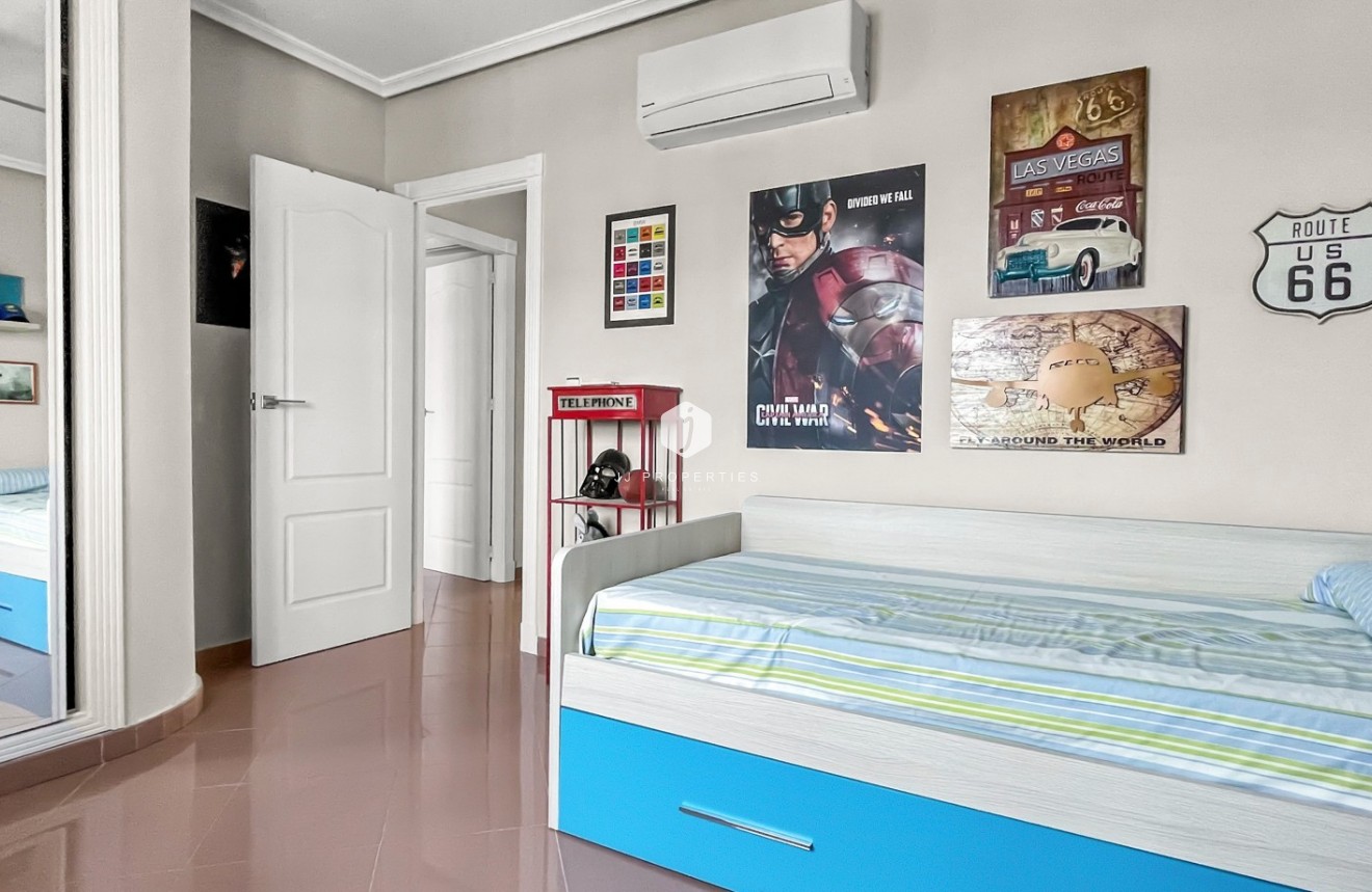 Resale - Villa -
Orihuela Costa - Costa Blanca