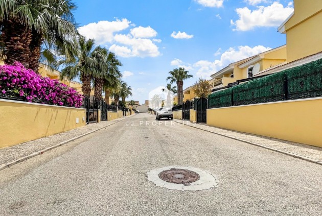 Resale - Villa -
Orihuela Costa - Costa Blanca