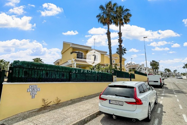 Resale - Villa -
Orihuela Costa - Costa Blanca