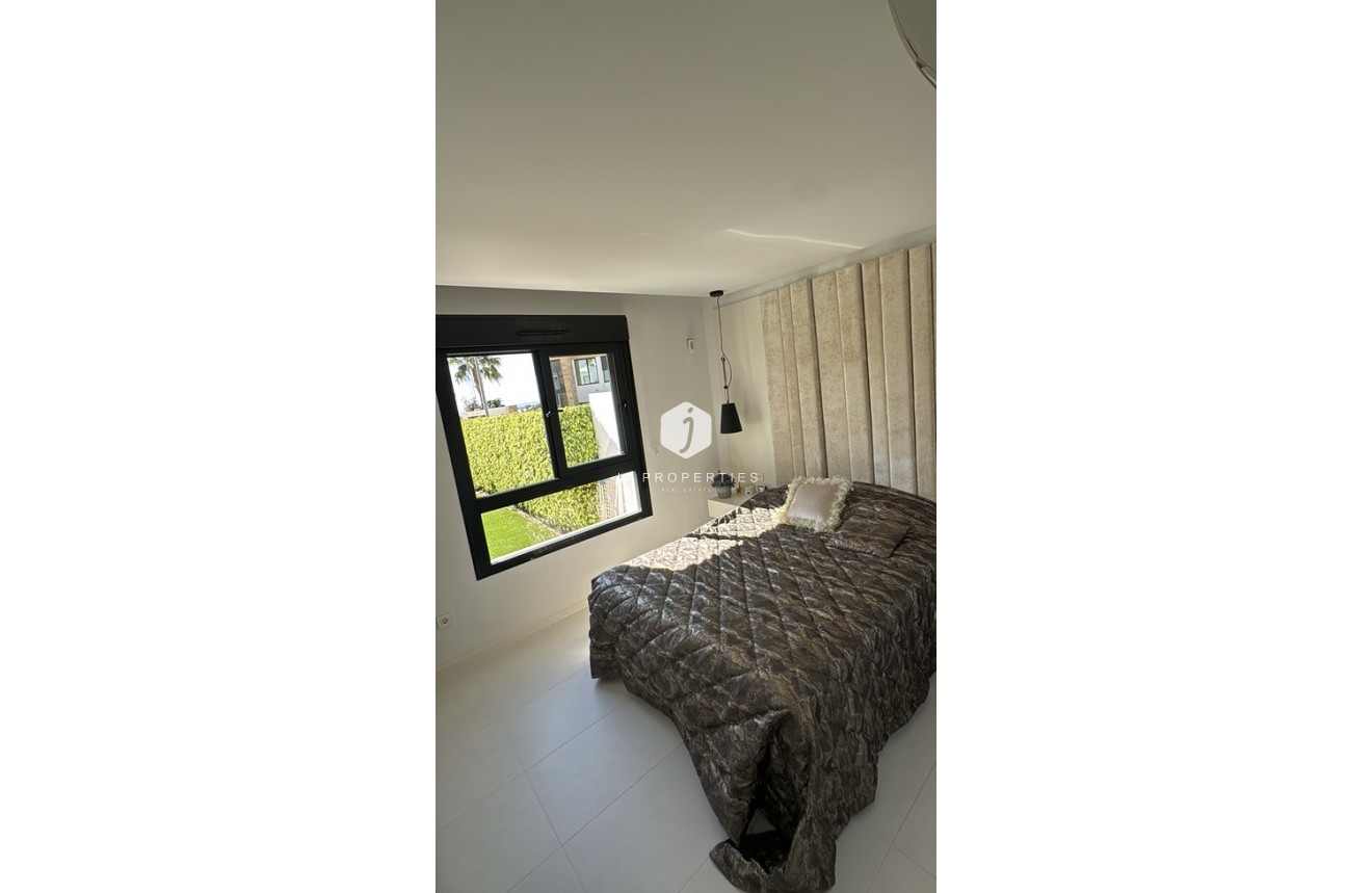 Resale - Duplex -
Orihuela Costa - Costa Blanca