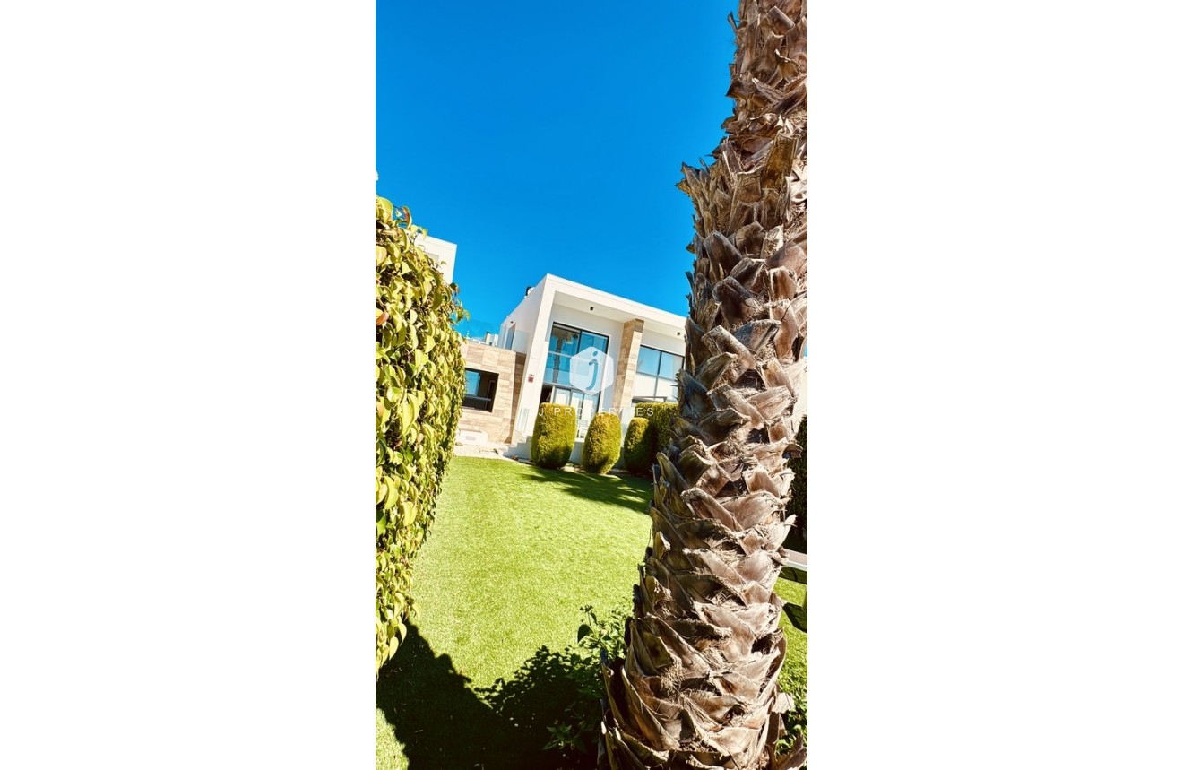Resale - Duplex -
Orihuela Costa - Costa Blanca