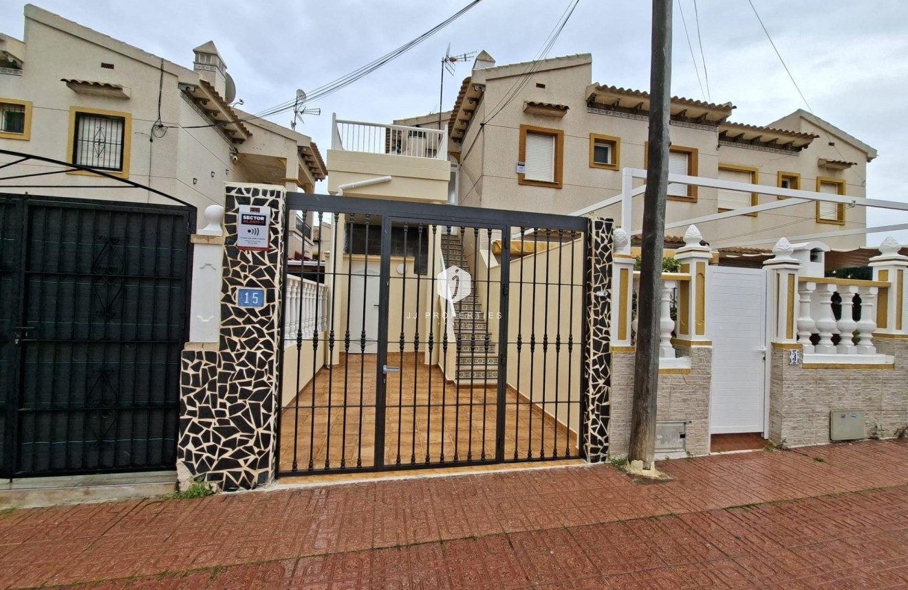 Segunda mano - Bungalow -
Orihuela Costa - Punta Prima