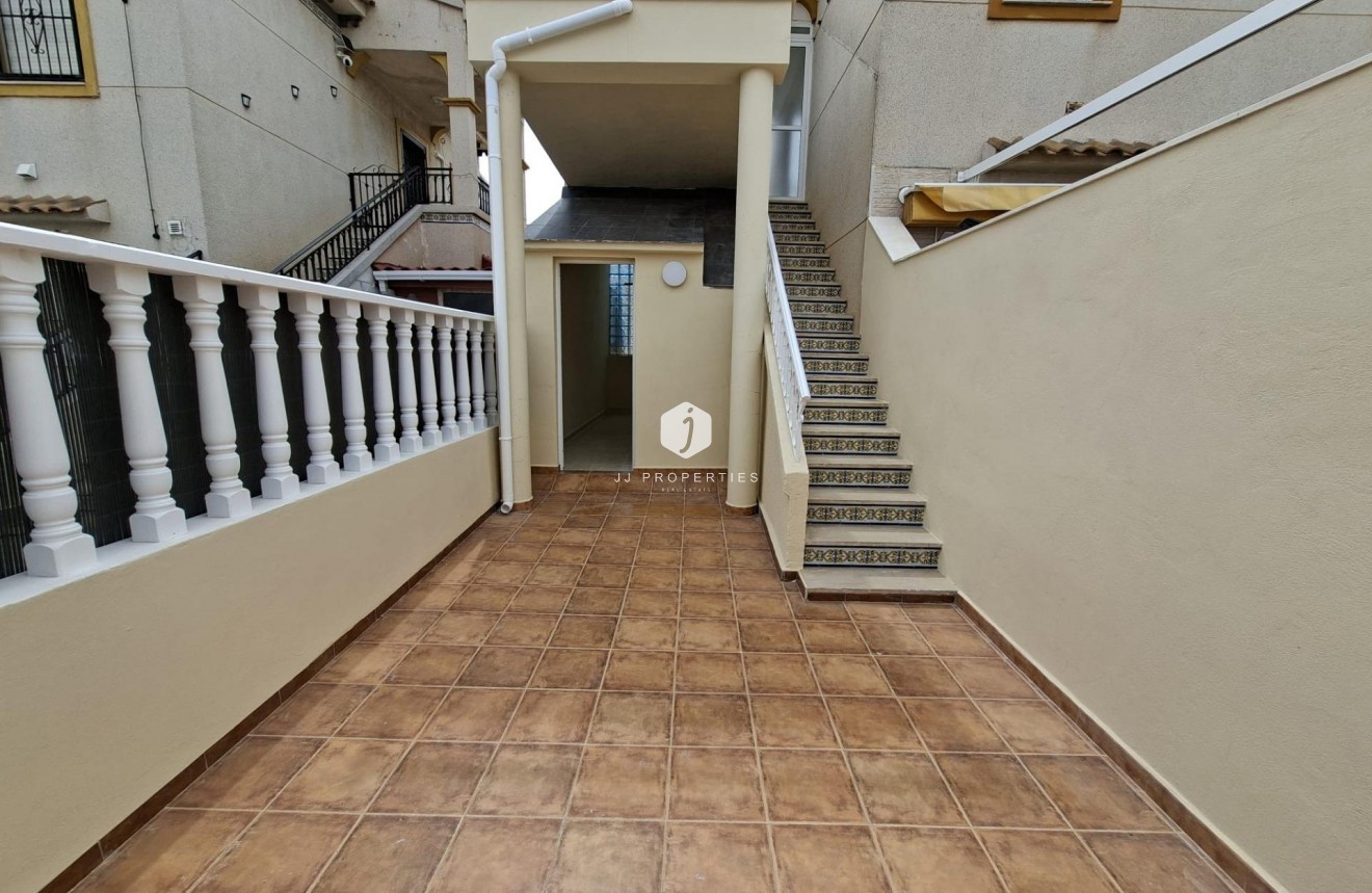 Segunda mano - Bungalow -
Orihuela Costa - Punta Prima