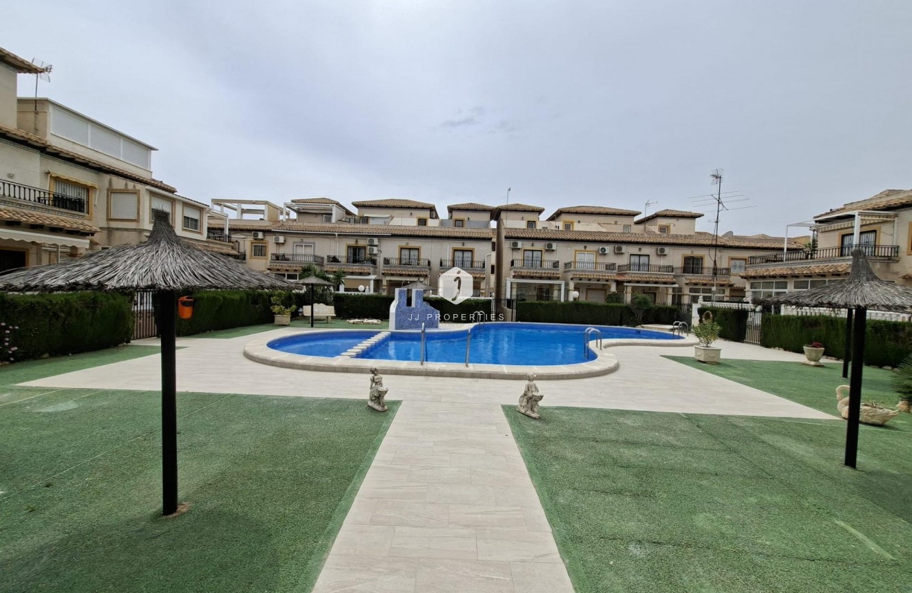 Segunda mano - Bungalow -
Orihuela Costa - Punta Prima