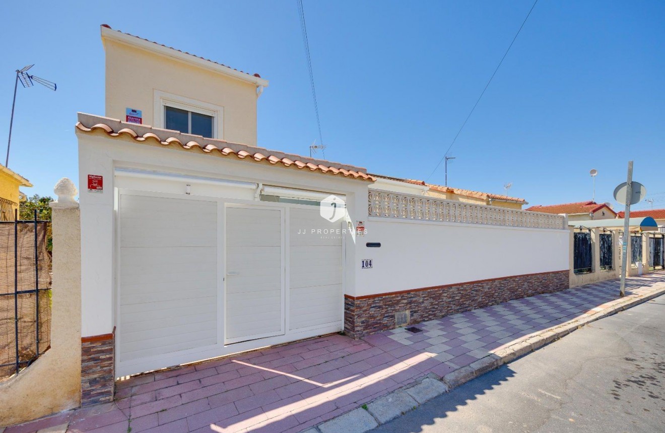 Resale - Villa -
San Fulgencio - La Marina