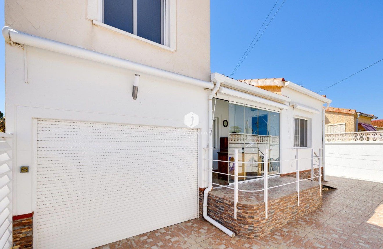 Resale - Villa -
San Fulgencio - La Marina