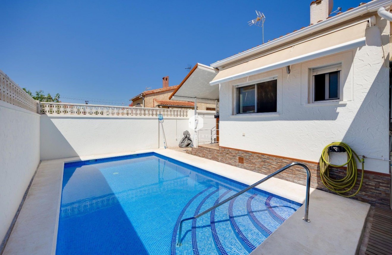 Resale - Villa -
San Fulgencio - La Marina