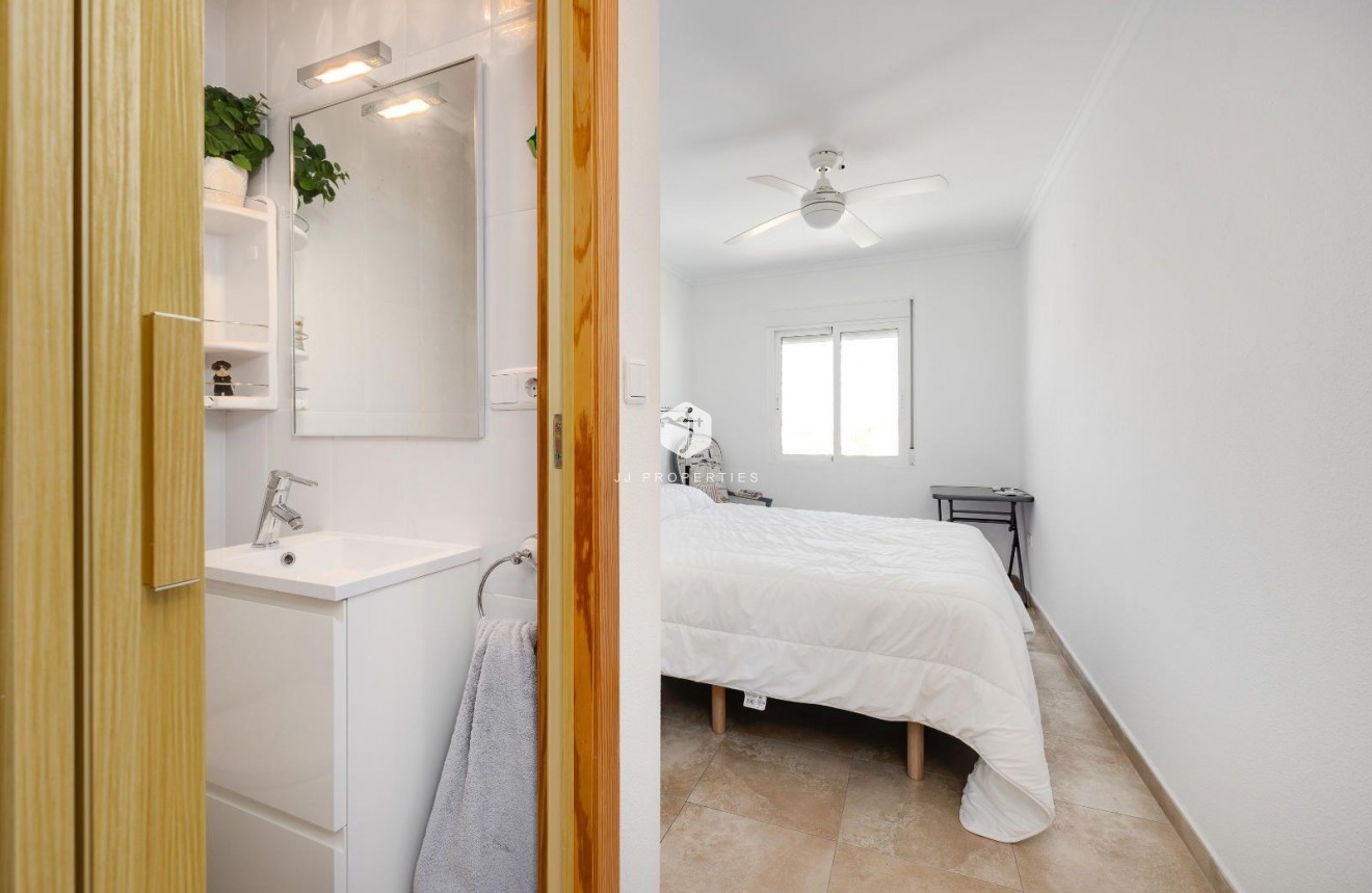 Resale - Villa -
San Fulgencio - La Marina