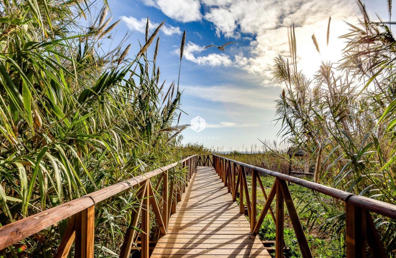 Resale - Villa -
San Fulgencio - La Marina