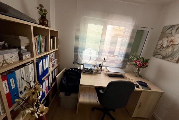 Aus zweiter Hand - Wohnung -
Torrevieja - Centro