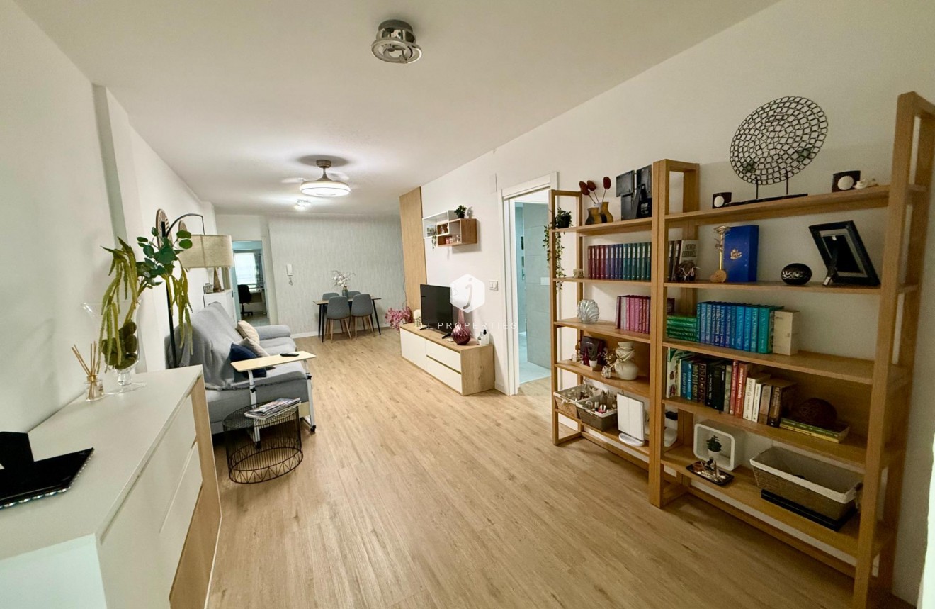 Aus zweiter Hand - Wohnung -
Torrevieja - Centro