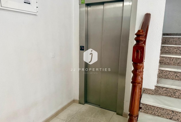Aus zweiter Hand - Wohnung -
Torrevieja - Centro