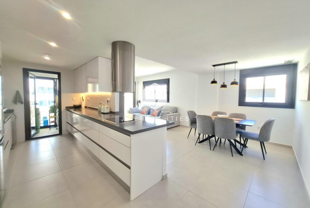Resale - Apartment / flat -
Orihuela Costa - Villamartín