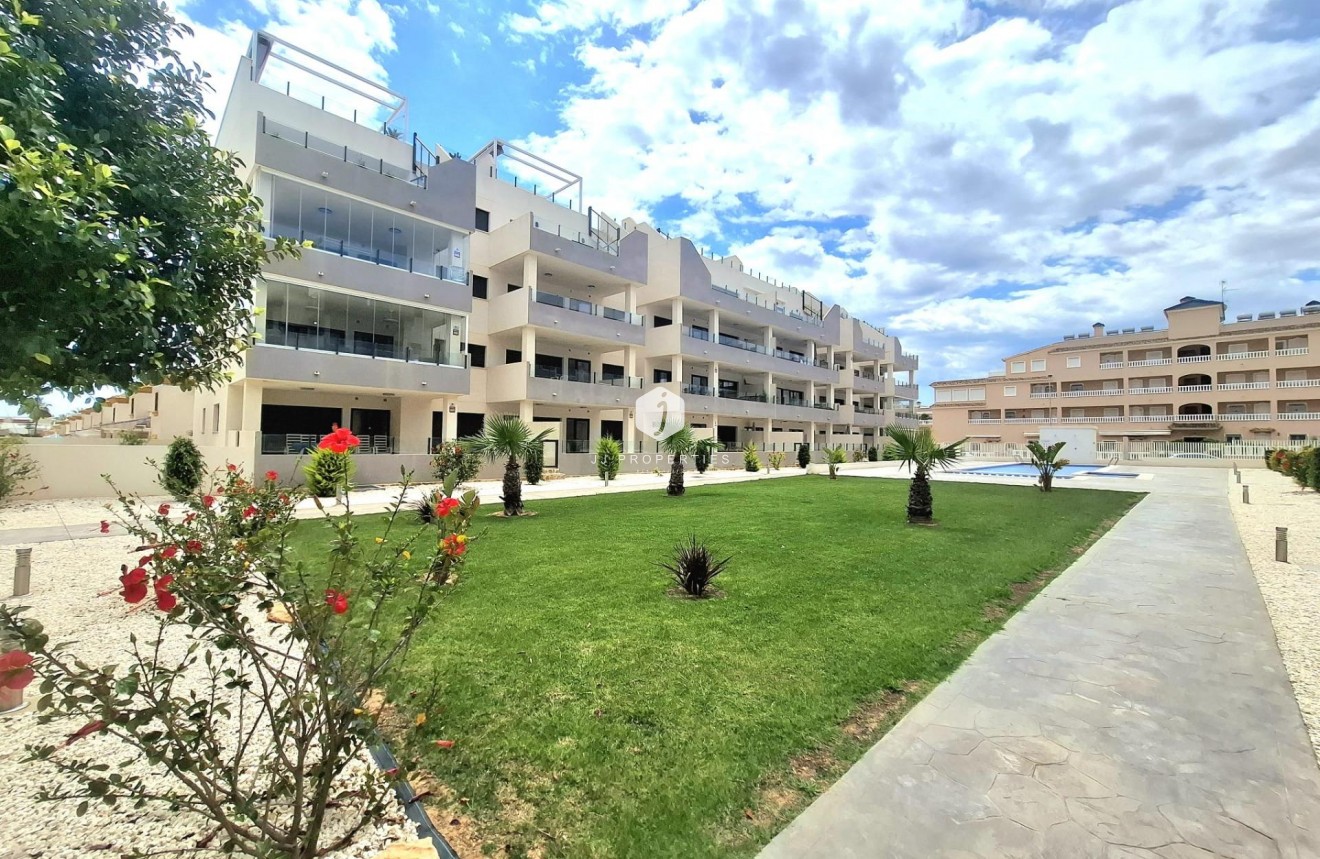 Resale - Apartment / flat -
Orihuela Costa - Villamartín