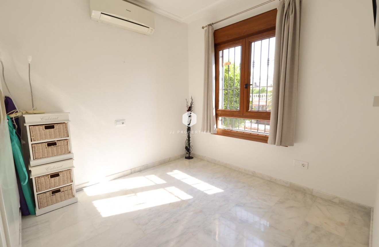 D'occasion - Appartement -
Orihuela Costa - Costa Blanca