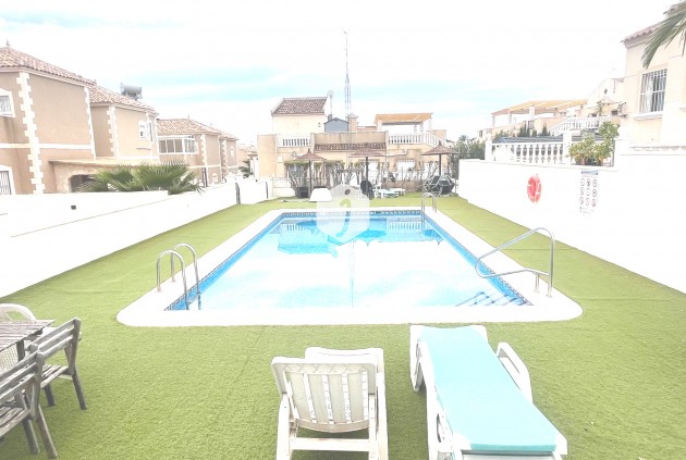 Tweedehands - duplex -
San Miguel de Salinas - Las Filipinas