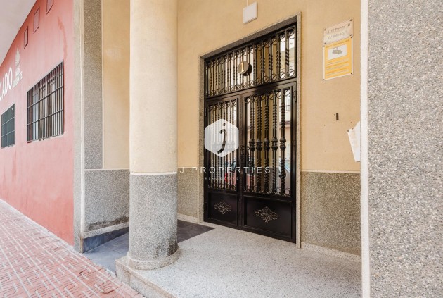 Resale - Apartment / flat -
Torrevieja - Costa Blanca