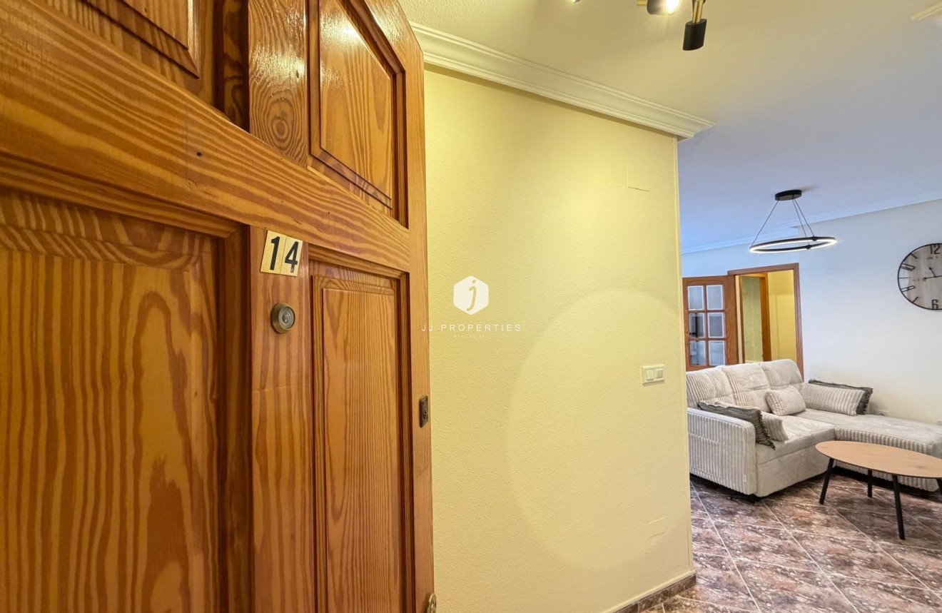 Segunda mano - Apartamento / piso -
Torrevieja - Centro