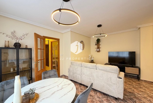 Segunda mano - Apartamento / piso -
Torrevieja - Centro