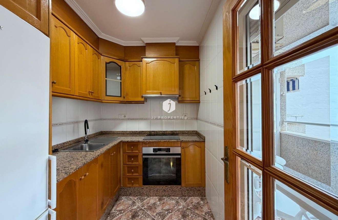 Segunda mano - Apartamento / piso -
Torrevieja - Centro
