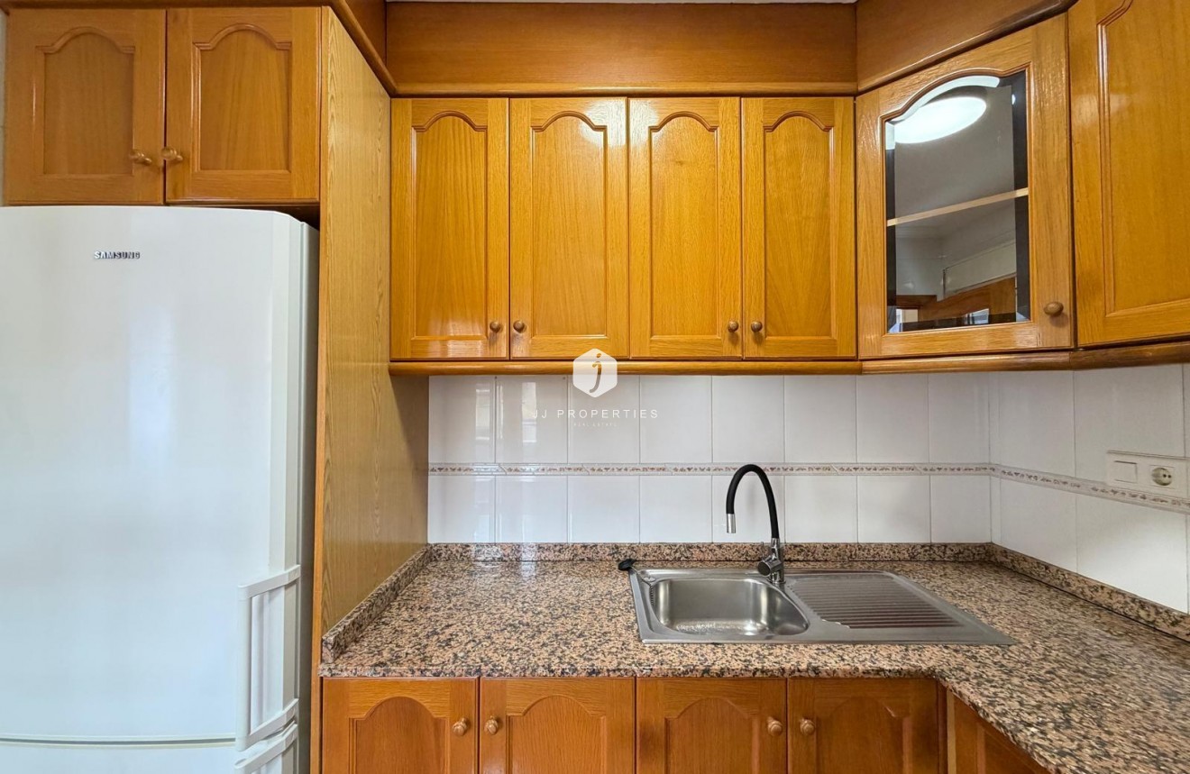 Segunda mano - Apartamento / piso -
Torrevieja - Centro