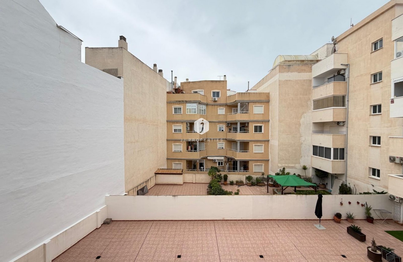 Segunda mano - Apartamento / piso -
Torrevieja - Centro