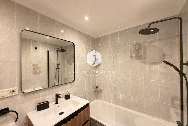Segunda mano - Apartamento / piso -
Torrevieja - Centro