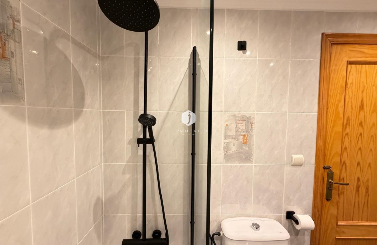 Segunda mano - Apartamento / piso -
Torrevieja - Centro