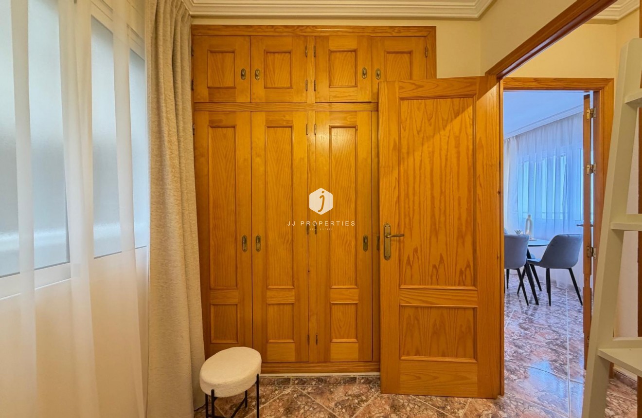 Segunda mano - Apartamento / piso -
Torrevieja - Centro