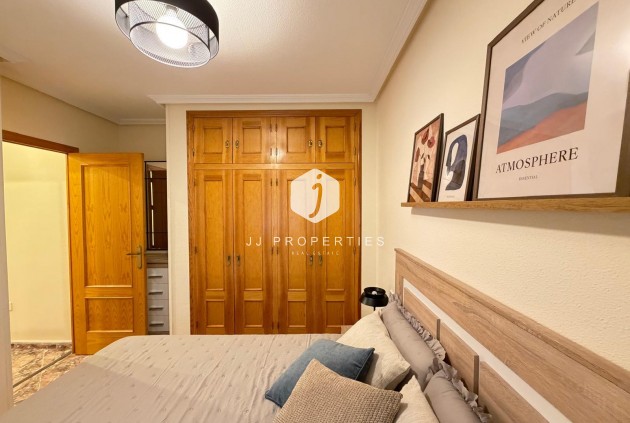 Segunda mano - Apartamento / piso -
Torrevieja - Centro