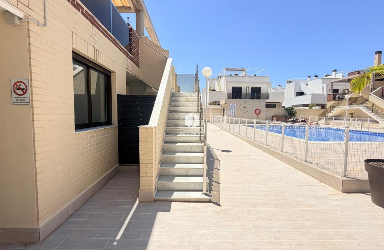Aus zweiter Hand - Wohnung -
Orihuela Costa - Costa Blanca