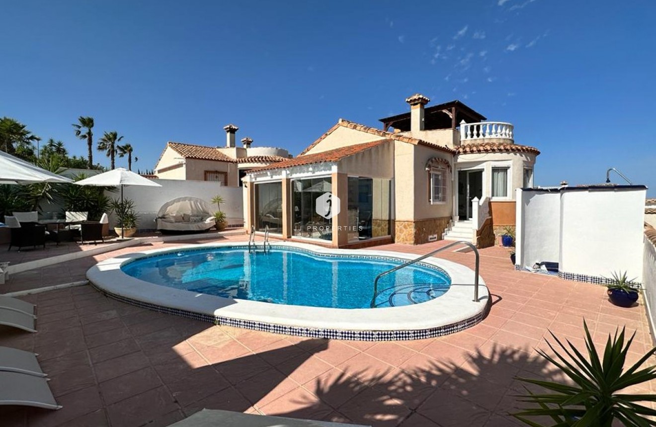 Resale - Villa -
San Miguel de Salinas - Inland