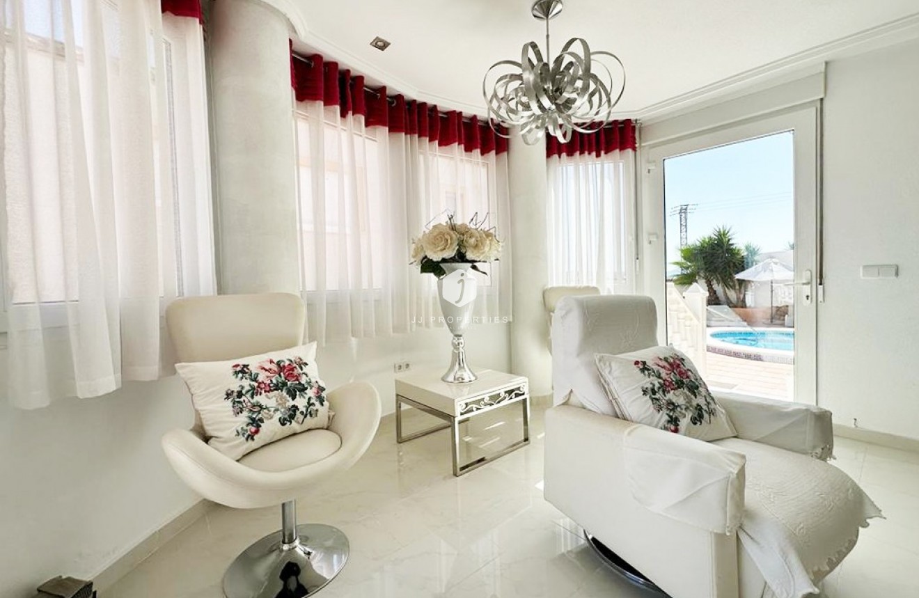Resale - Villa -
San Miguel de Salinas - Inland