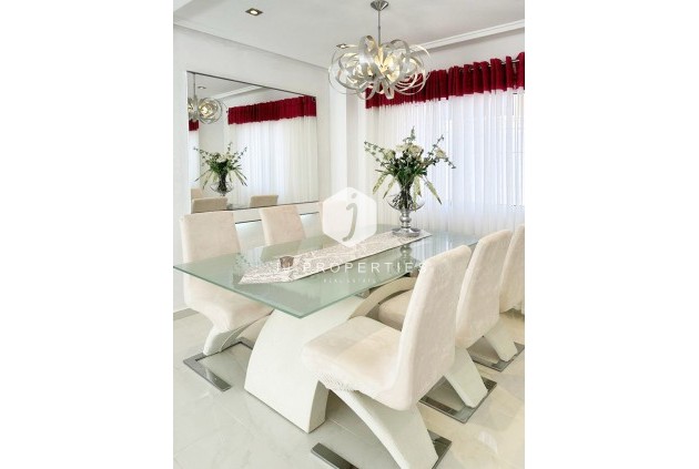 Resale - Villa -
San Miguel de Salinas - Inland