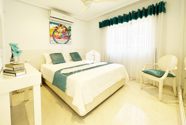 Resale - Villa -
San Miguel de Salinas - Inland