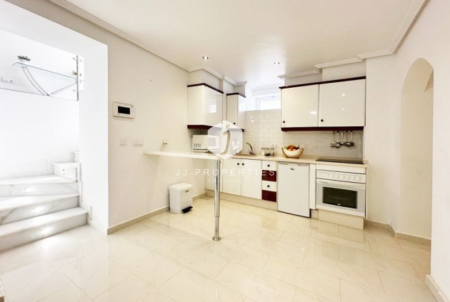 Resale - Villa -
San Miguel de Salinas - Inland