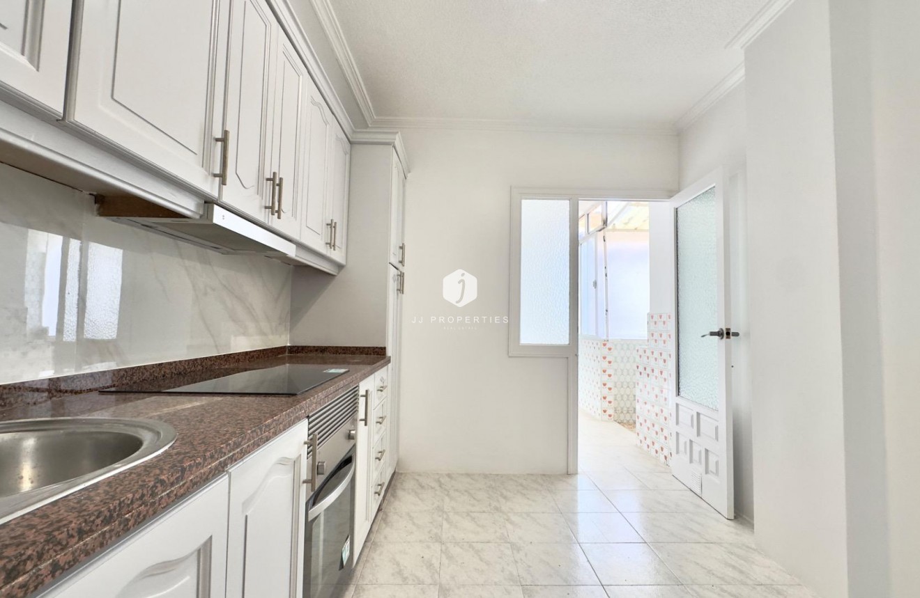 D'occasion - Appartement -
Torrevieja - Estacion de autobuses