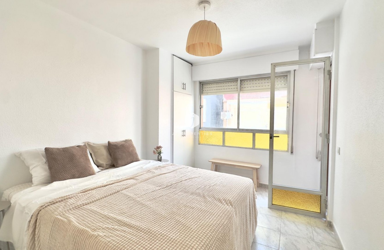 D'occasion - Appartement -
Torrevieja - Estacion de autobuses
