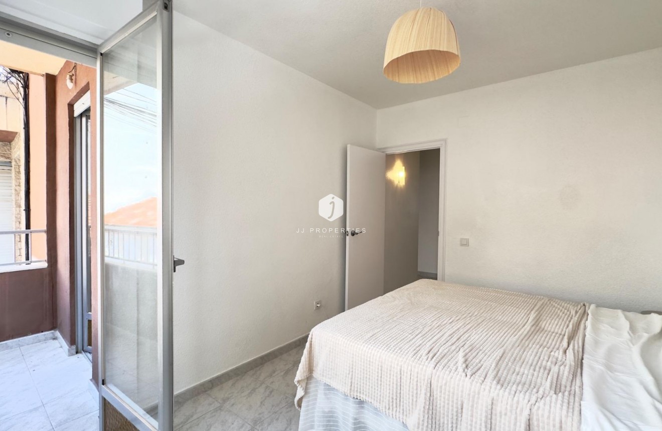 D'occasion - Appartement -
Torrevieja - Estacion de autobuses