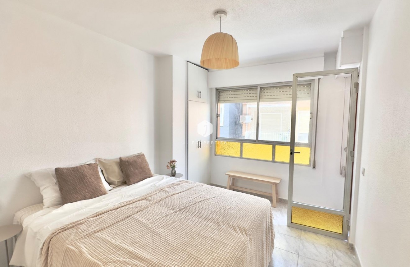 D'occasion - Appartement -
Torrevieja - Estacion de autobuses