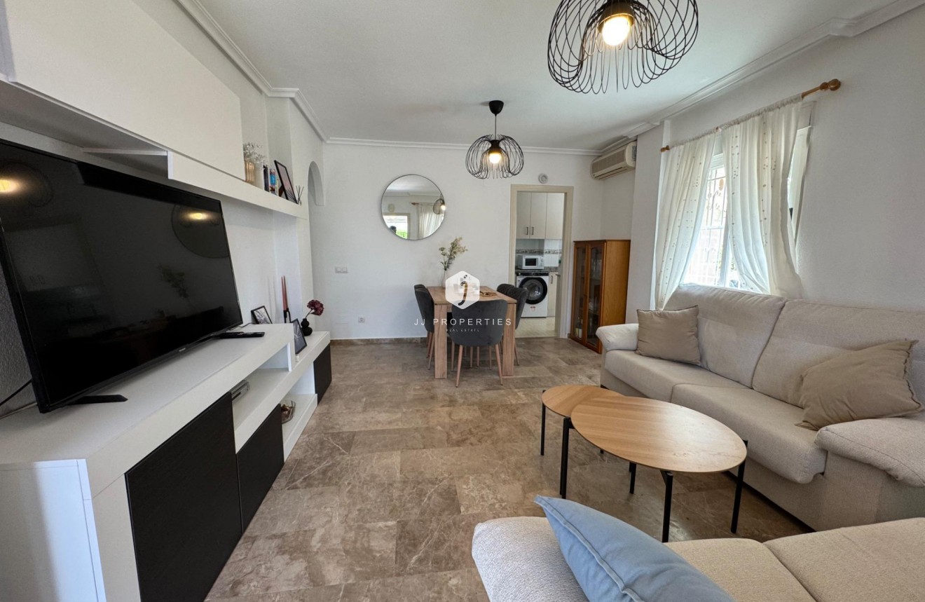 D'occasion - Bungalow -
Torrevieja - La Siesta - El Salado - Torreta
