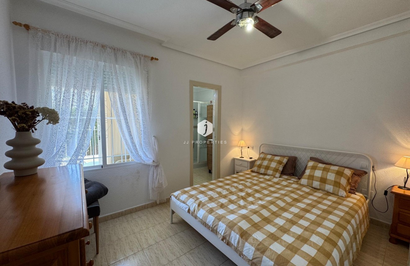 D'occasion - Bungalow -
Torrevieja - La Siesta - El Salado - Torreta